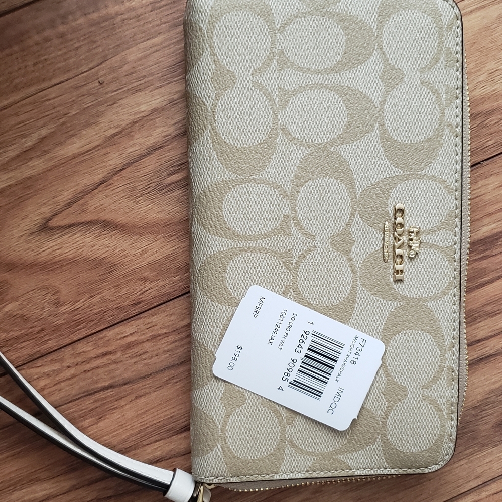 Coach wristlet wallet